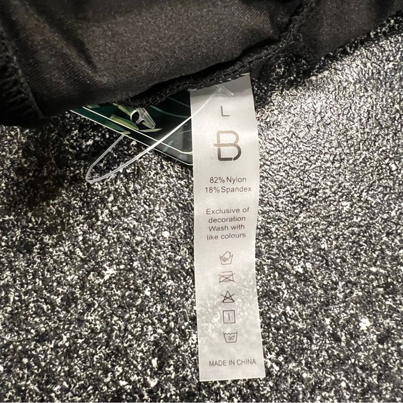 NWT Blooming Jelly Bikini Top Size L - Picture 5 of 6